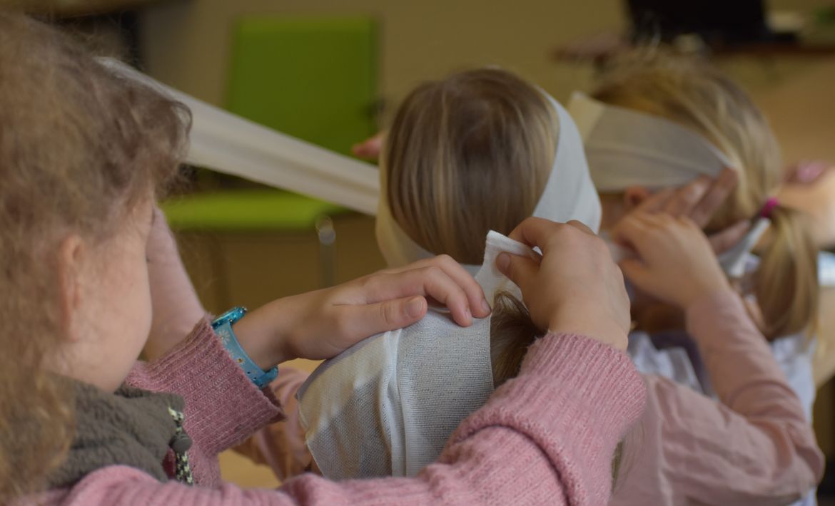 1 Mund, 1 Nase, 2 Augen“ - Das ist der Notruf 112! ASB Leipzig macht Kinder fit in Erster Hilfe