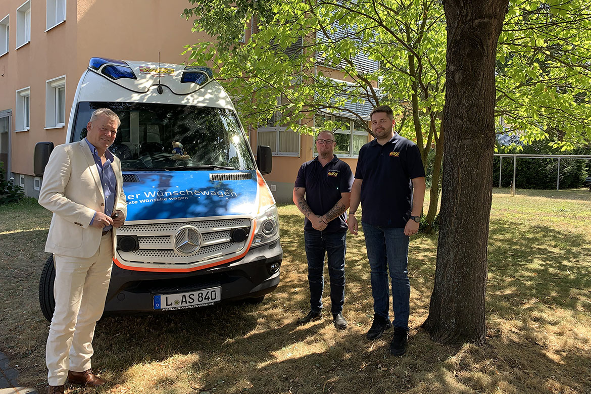 ASB Dresden eröffnet Wanderaustellung zum Wünschewagen