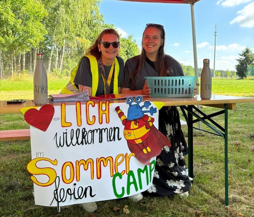 Sommerferiencamp: Begrüßung bei der Ankunft
