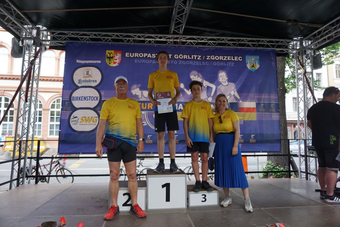 ASB Görlitz freute sich über den 1 Platz beim 5 KM Lauf.JPG